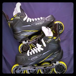 🩸SALE🩸Inline ccm roller blades model 1r92 size 5